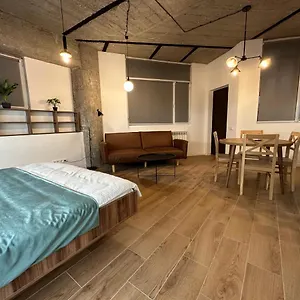 In Next To Courtyard Marriott Апартаменты Тбилиси